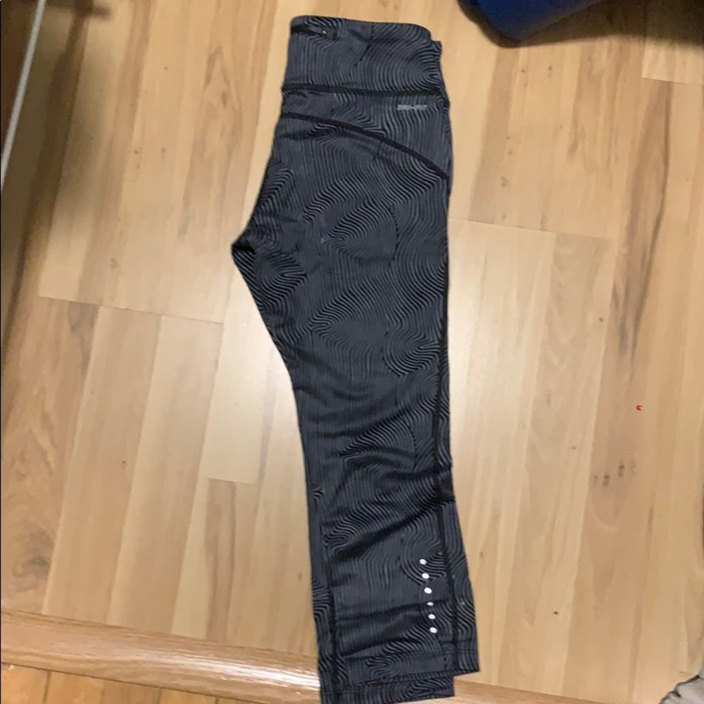 Nike cropped leggings